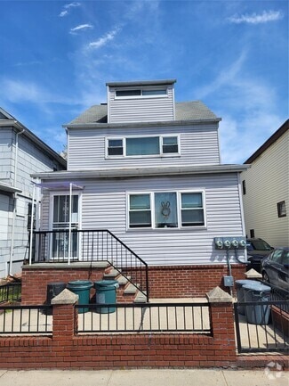 Building Photo - 42-33 78th St