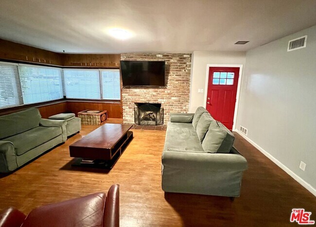 Foto del edificio - 2903 W Carson St