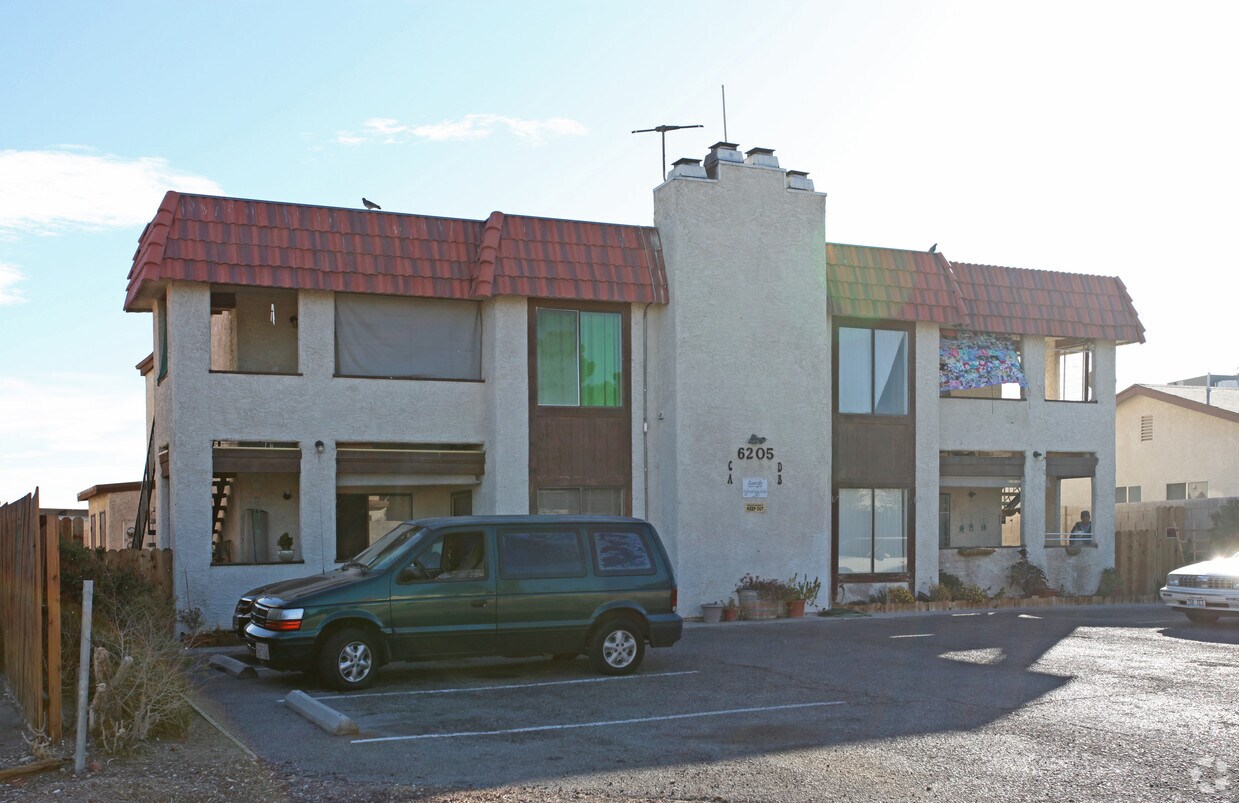 Primary Photo - Sierra Oeste