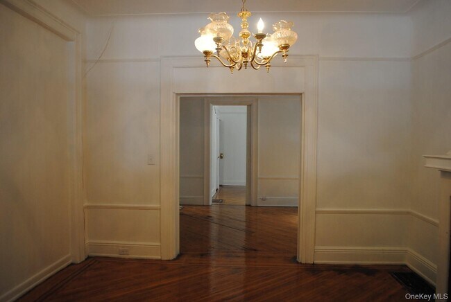 Foto del edificio - 417 Marlborough Rd