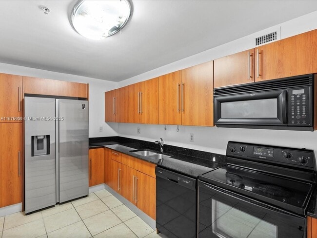 Building Photo - 3000 S Ocean Dr
