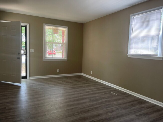 Foto del edificio - 2bd 1 ba Duplex in Hermitage