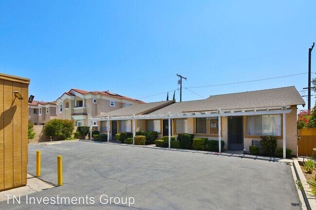 Foto del edificio - 510-520 E Orangewood Ave