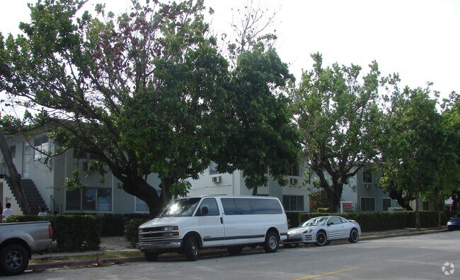 Building Photo - 642 Jefferson Ave