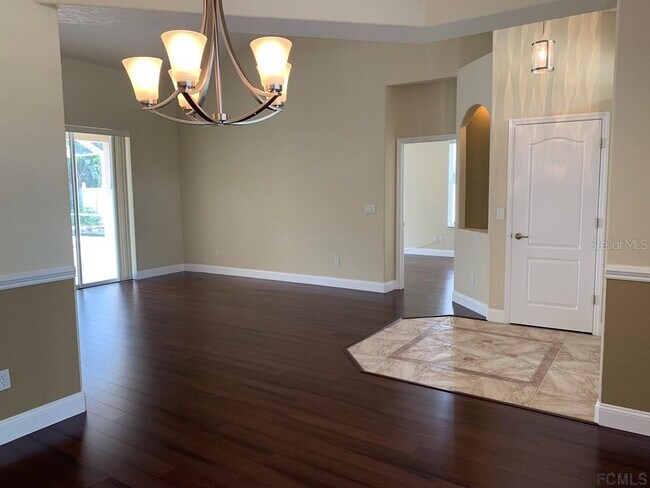 Building Photo - 28 Edge Ln