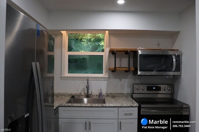 Foto del edificio - 2 br, 1 bath House - 905 Douglas Ave