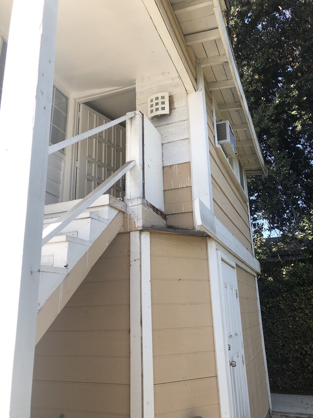 Primary Photo - 6142 Oak Ave