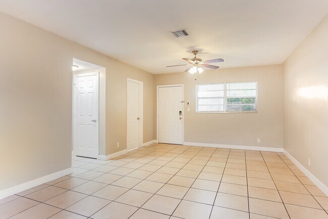 Foto del edificio - 570 SW 31st Ave