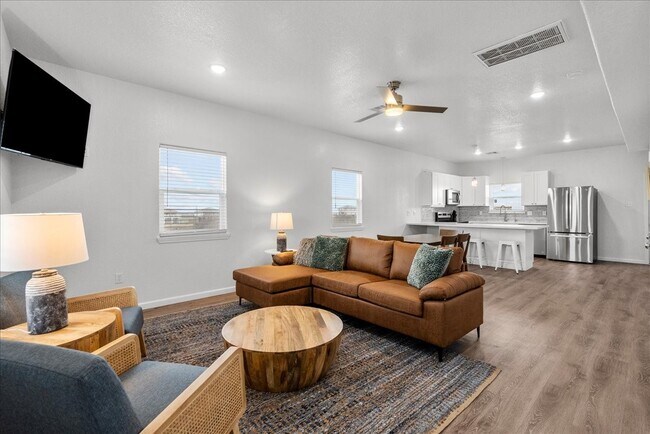 Foto del edificio - 913 Bluewater Hwy