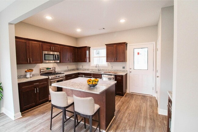 Building Photo - 5007 Cypress Lake Rd