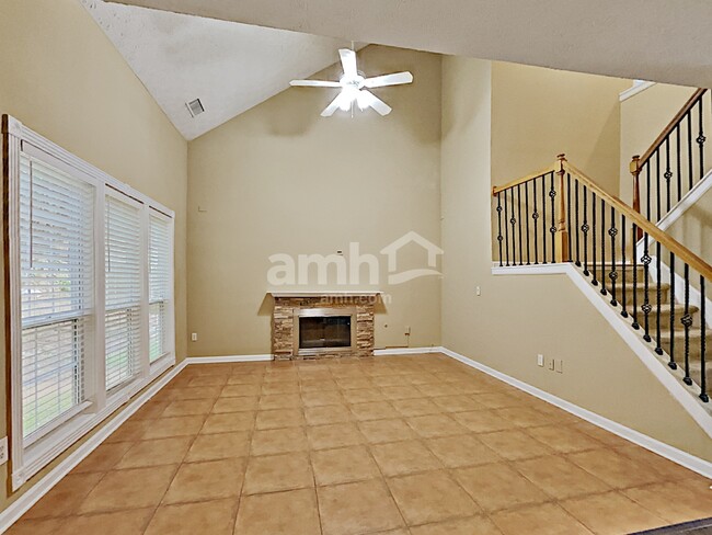 Foto del edificio - 2740 White Blossom Ln