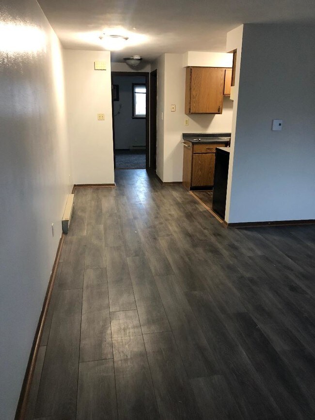 Building Photo - 129 High Oak Dr