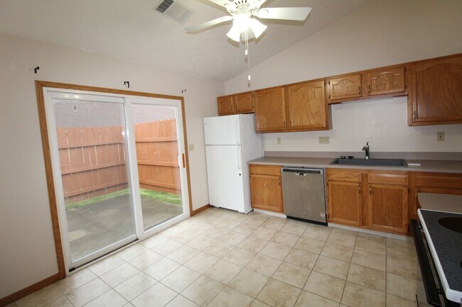 Foto del edificio - Two Bedroom Apartment
