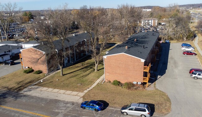 Building Photo - 2 Bed 1.5 Bath Apartment for rent!