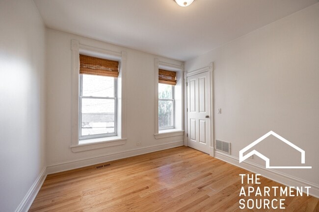 Building Photo - 1820 S Throop St