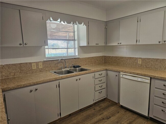 Foto del edificio - 1302 Johnson St