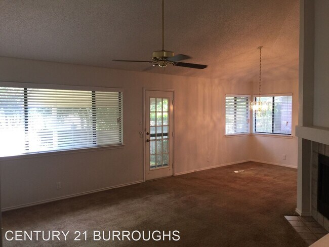 Foto del edificio - 3 br, 2 bath House - 6014 Spring Valley
