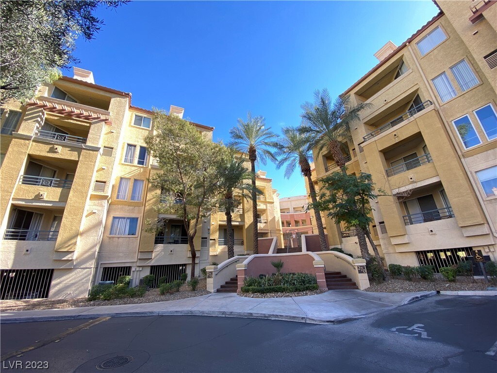 Primary Photo - 270 E Flamingo Rd