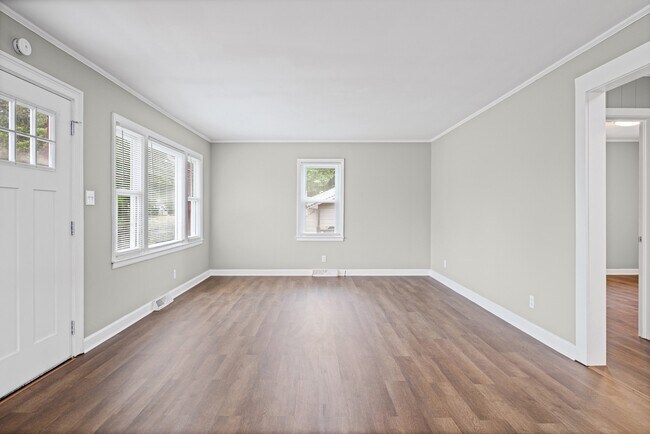 Building Photo - 201 Cecil Dr