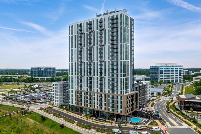 Building Photo - Oro Ballantyne