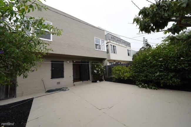 Building Photo - 107 Ulloa St