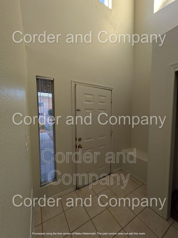 Building Photo - 11243 Campo Del Oso Ave NE