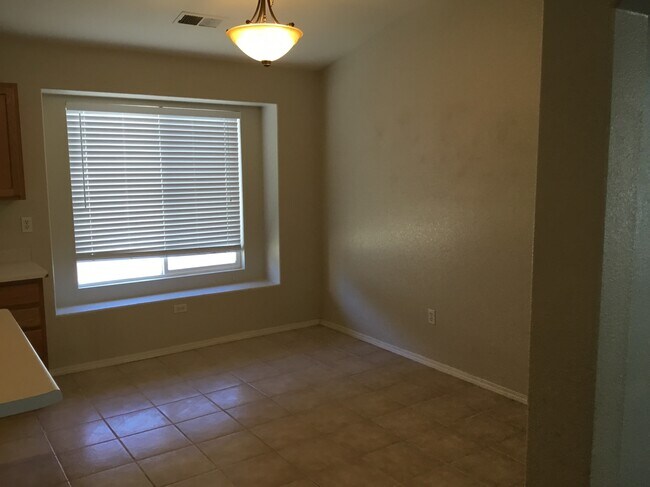 Building Photo - 804 Ocate Meadows Dr NE