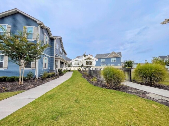 Building Photo - 1713 Dresdon Ln