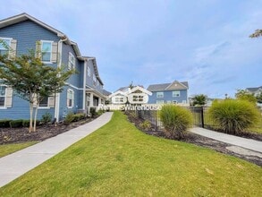 Building Photo - 1713 Dresdon Ln