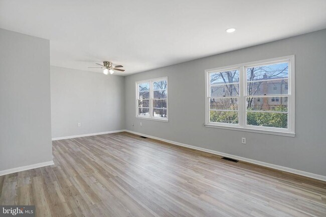 Foto del edificio - 12346 Woodlawn Ct