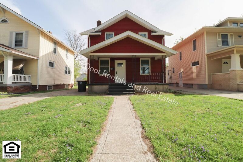 Primary Photo - 922 Drexel Ave