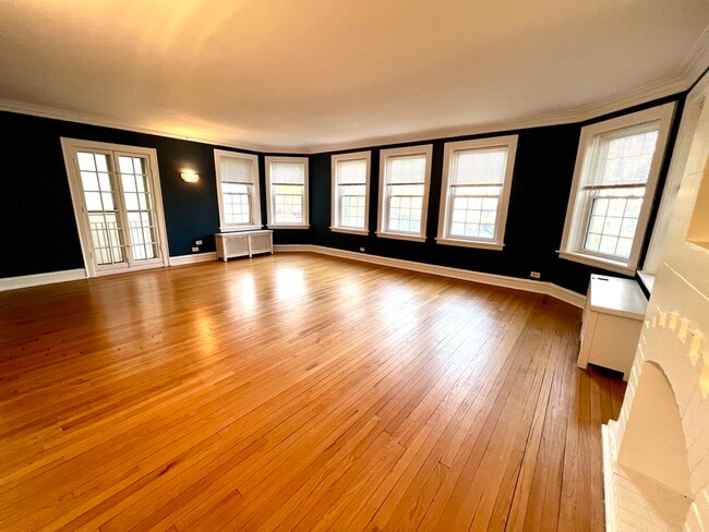 Livingroom - 138 Custer Ave