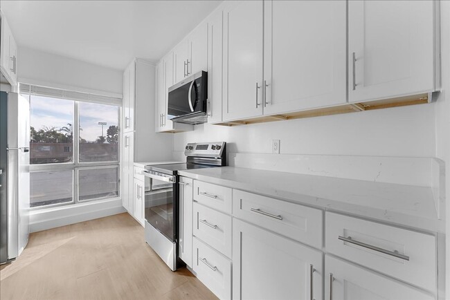 Building Photo - 21722 Roscoe Blvd