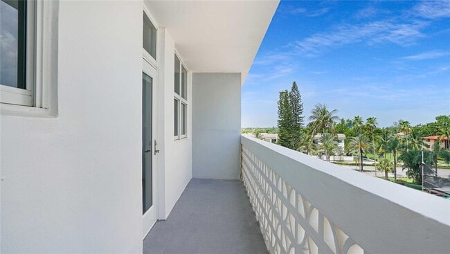 Building Photo - 4250 Galt Ocean Dr