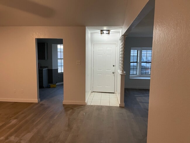 Foto del edificio - 2907 Roosevelt Ave