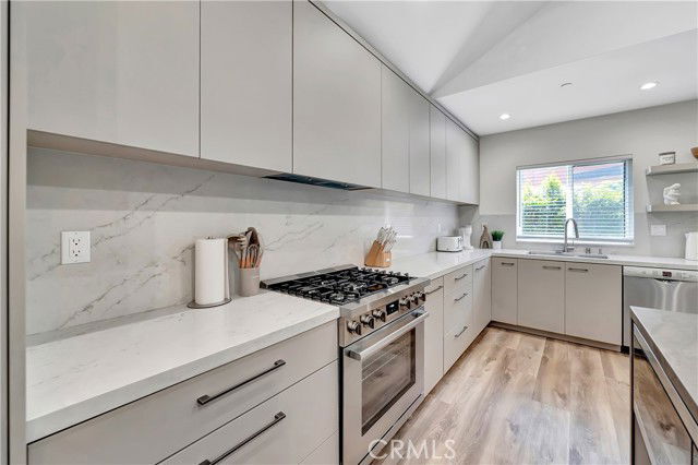 Foto del edificio - 6743 Colgate Ave