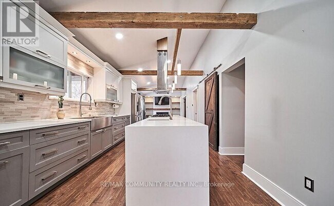 Photo du bâtiment - 2170 Thornton Rd N