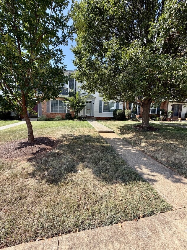 Photo - 305 W Cadbury Dr (Lynchburg, VA)