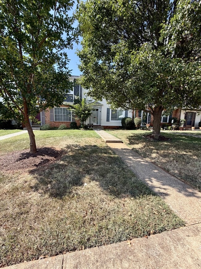 Building Photo - 305 W Cadbury Dr