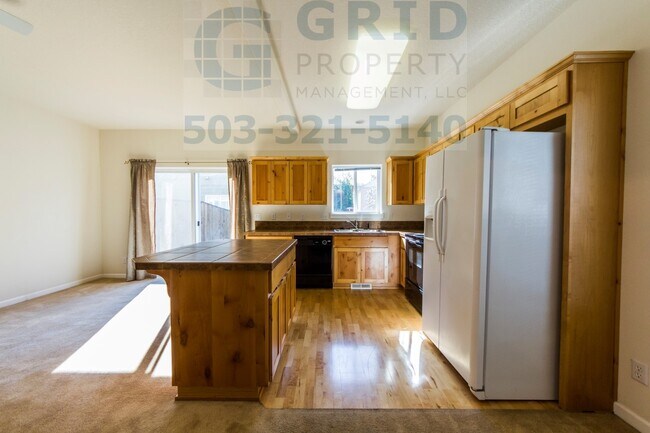 Foto del edificio - Beautiful 3BR Townhome