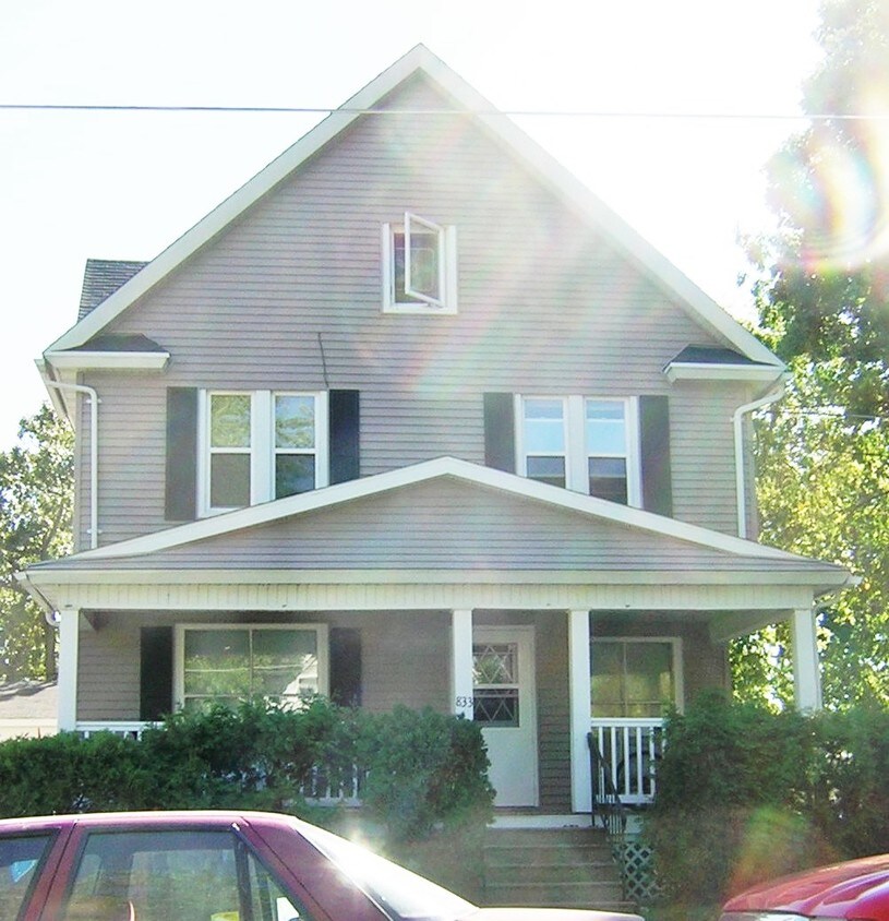 Primary Photo - 833 John Ave