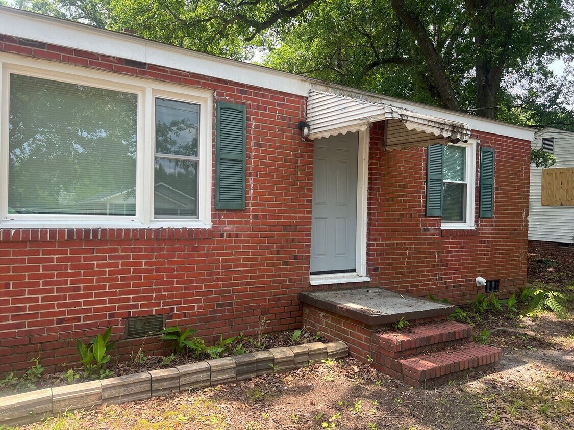 Primary Photo - 3 Bedroom Brick House