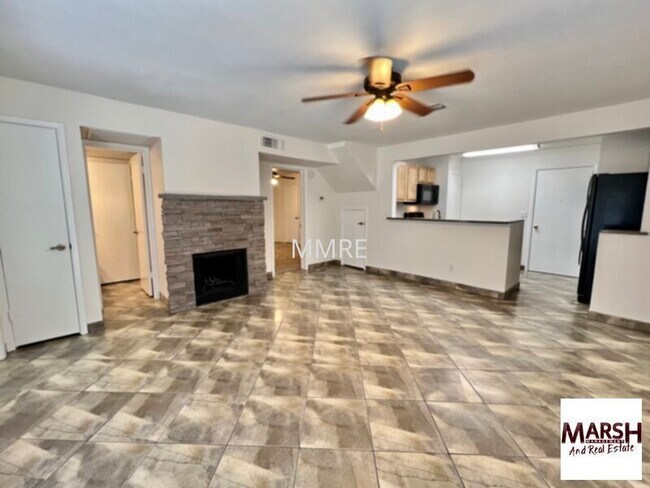 Building Photo - Great 2 bedroom, single story condo in Mesa with community pool!!