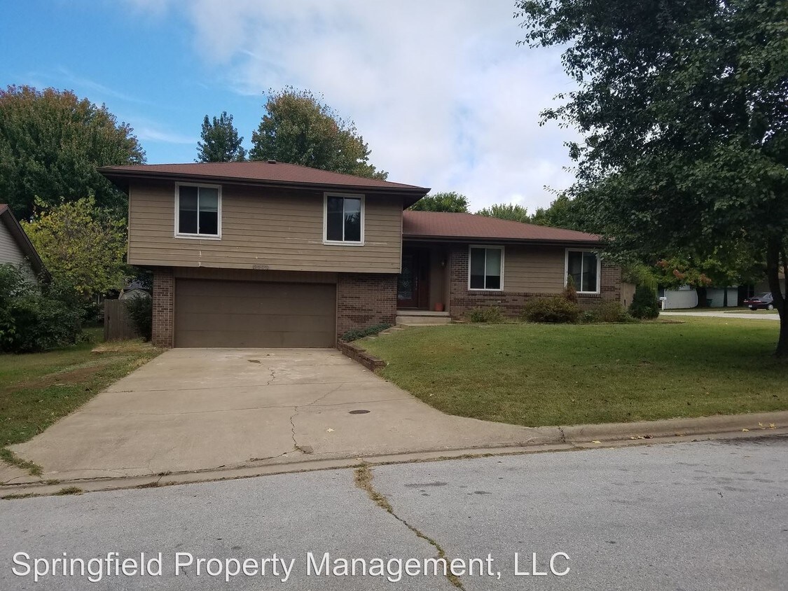 2507 W Blackburn Dr, Springfield, MO 65807 House Rental in