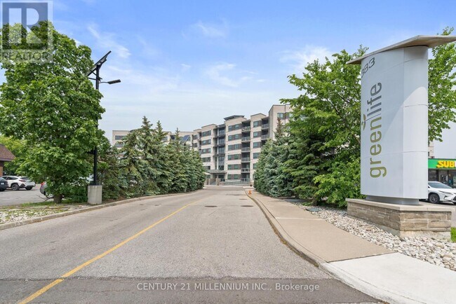 Photo du bâtiment - 383-383 Main St E