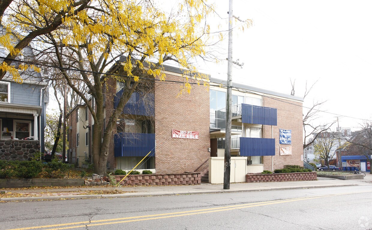 Foto del edificio - 815 S State St