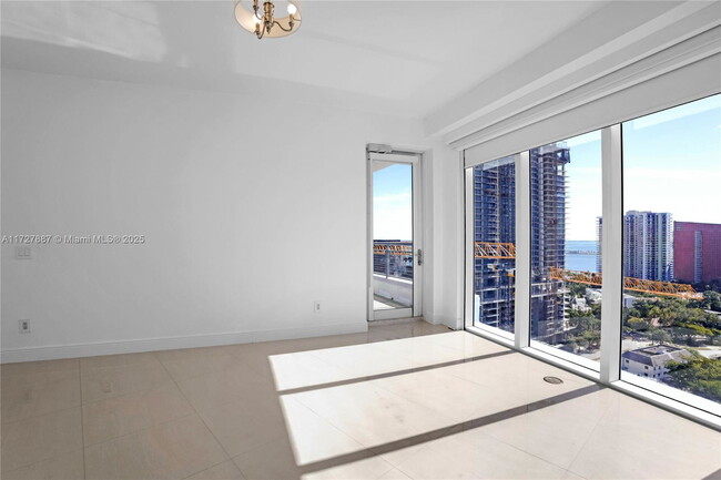 Foto del edificio - 60 SW 13th St