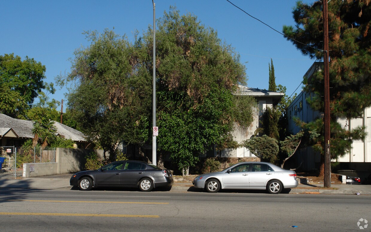 Building Photo - 5804 Whitsett Ave