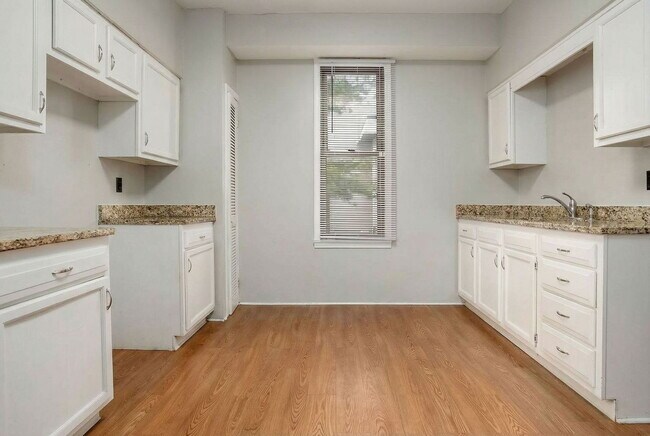 Building Photo - 45 McMillen Ave