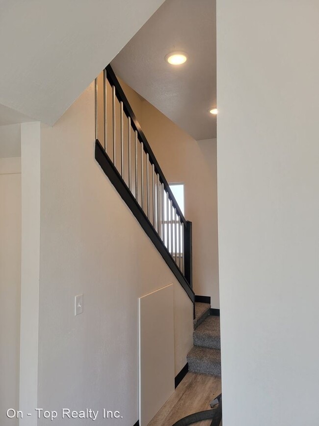 Building Photo - 3 br, 2 bath House - 437 S. Warren Ave.